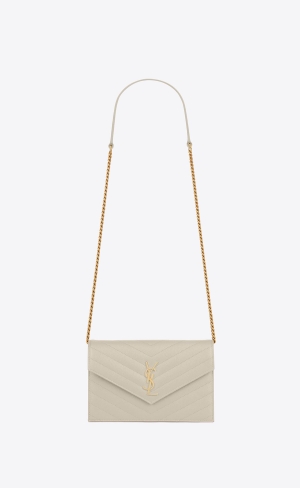YSL Cassandre Matelassé Envelope Chain Wallet In Grain De Poudre Embossed Läder Crema Soft | LBG765318